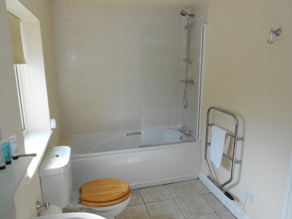 Whaley Bridge The Shady Oak B&B חדר תמונה
